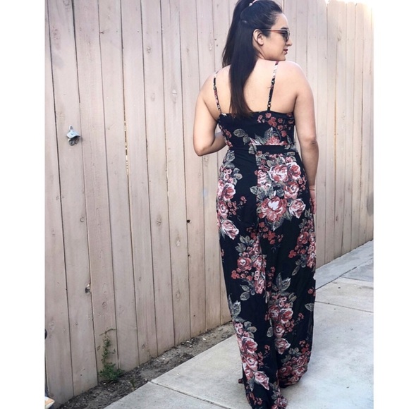 •SALE• Lana Floral Jumpsuit - Picture 2 of 4